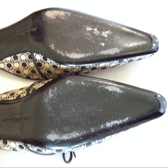 iShip! Ferragamo Mules Like New Size 61/2Italy - Picture 3 of 4